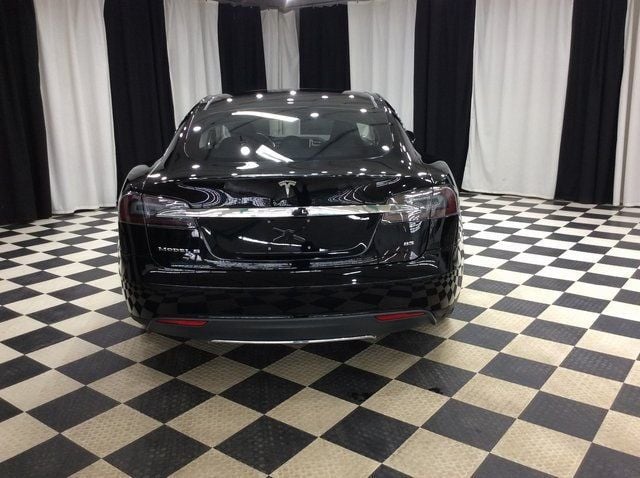 2014 Tesla Model S photo 5