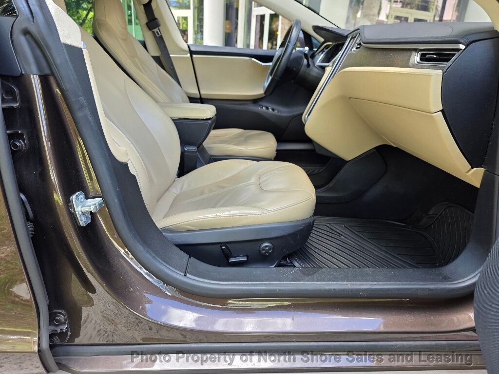 2014 Tesla Model S 85 photo 17
