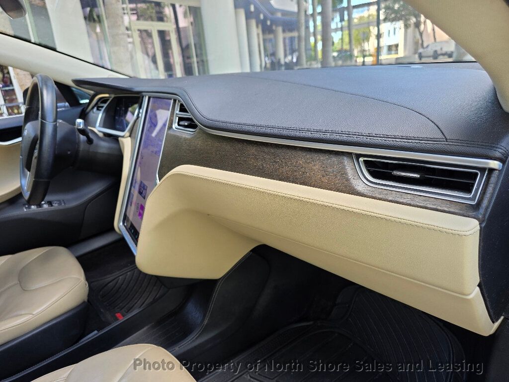 2014 Tesla Model S 85 photo 22