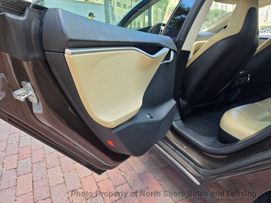 2014 Tesla Model S 85 photo 24