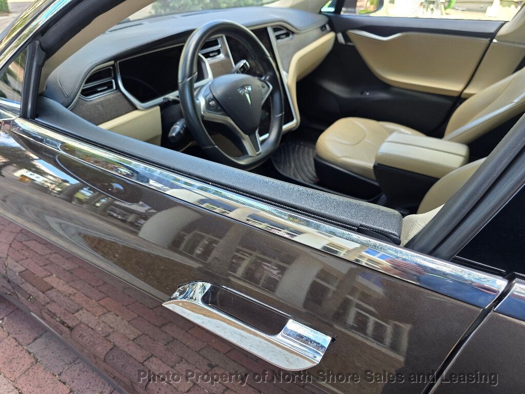 2014 Tesla Model S 85 photo 25