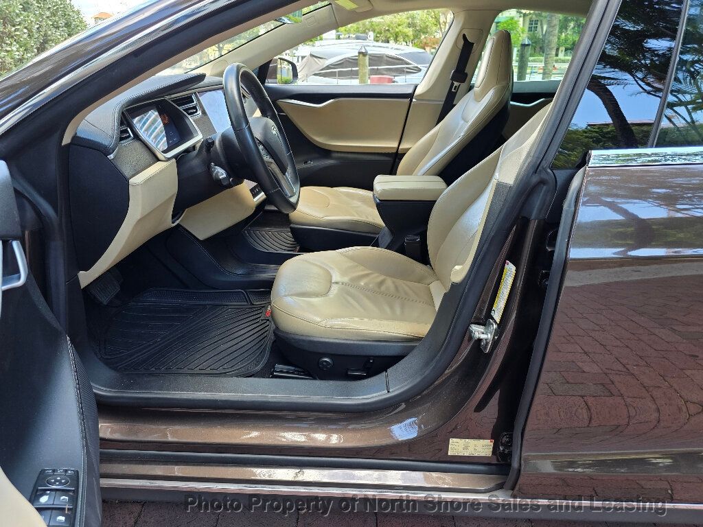 2014 Tesla Model S 85 photo 27