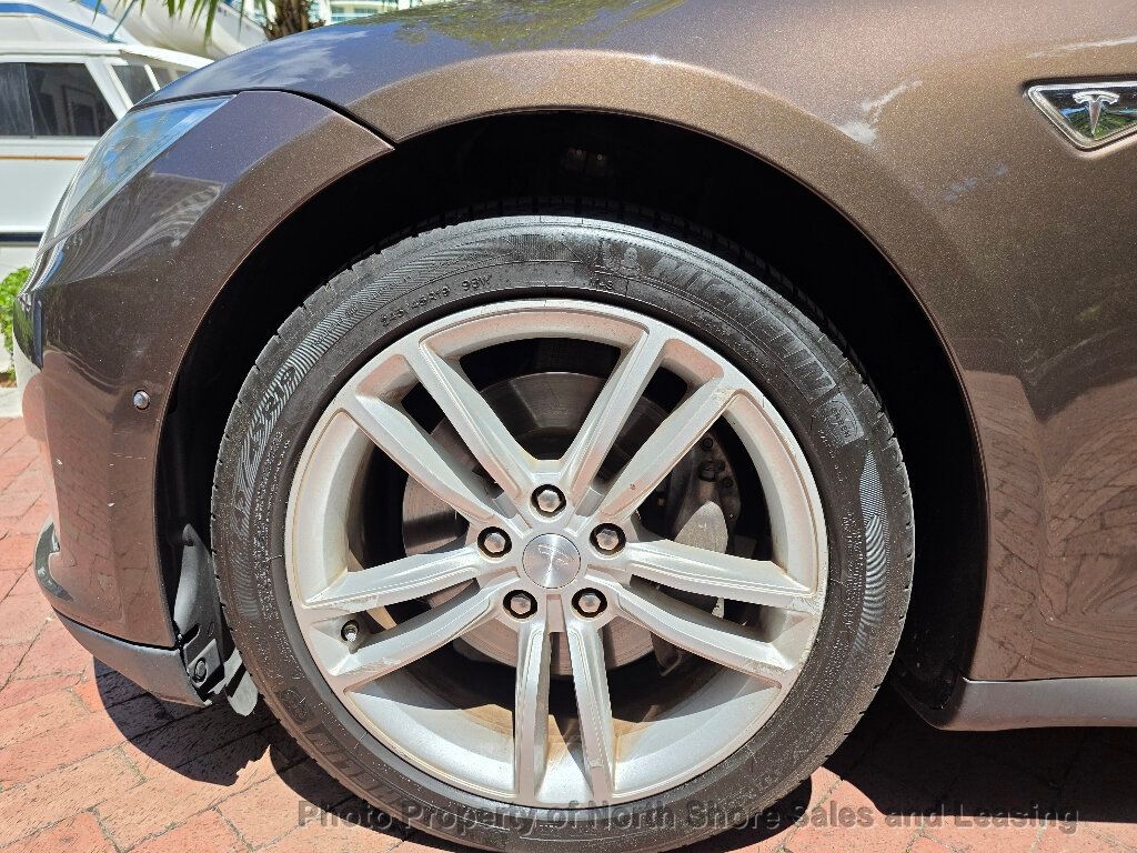 2014 Tesla Model S 85 photo 43
