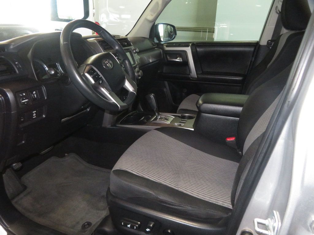 2014 Toyota 4Runner 2OWNER AZ 4RUNNER THIRD ROW SEAT EXTRA CLEAN SR5  - 22945329 - 17