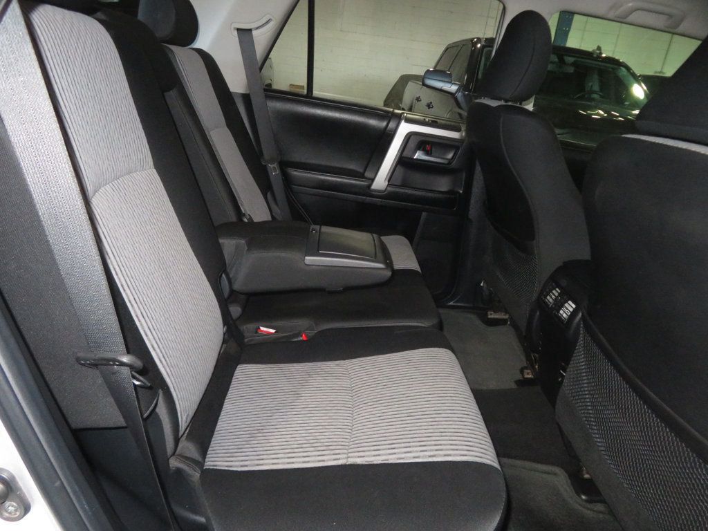 2014 Toyota 4Runner 2OWNER AZ 4RUNNER THIRD ROW SEAT EXTRA CLEAN SR5  - 22945329 - 28