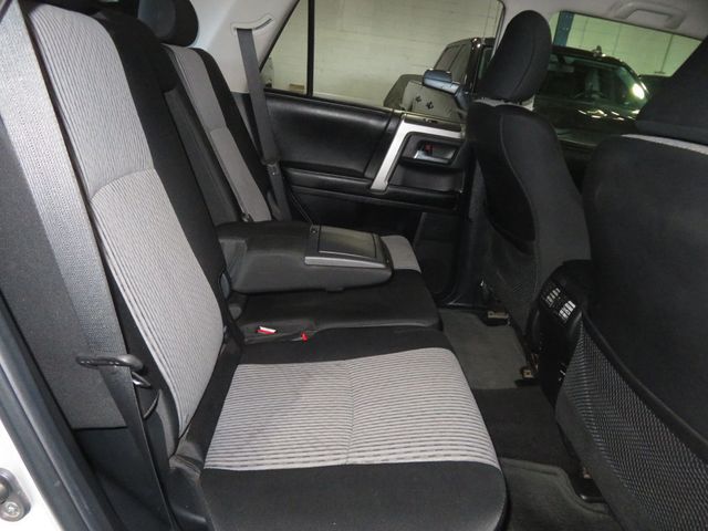 2014 Toyota 4Runner 2OWNER AZ 4RUNNER THIRD ROW SEAT EXTRA CLEAN SR5  - 22945329 - 28