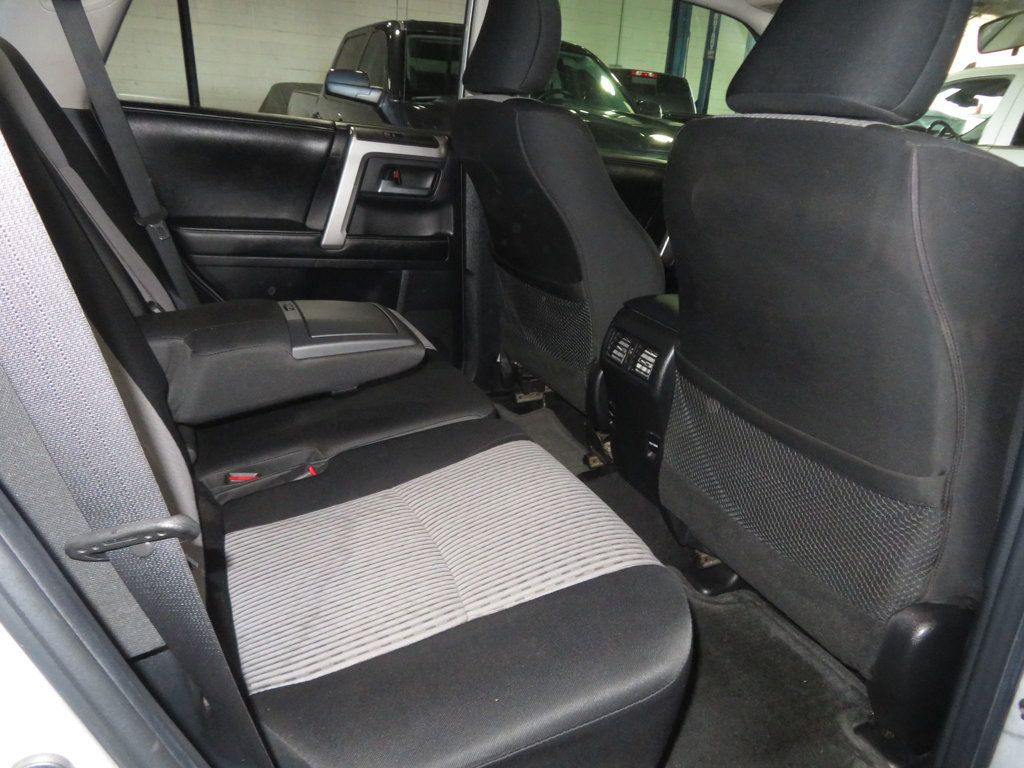 2014 Toyota 4Runner 2OWNER AZ 4RUNNER THIRD ROW SEAT EXTRA CLEAN SR5  - 22945329 - 29