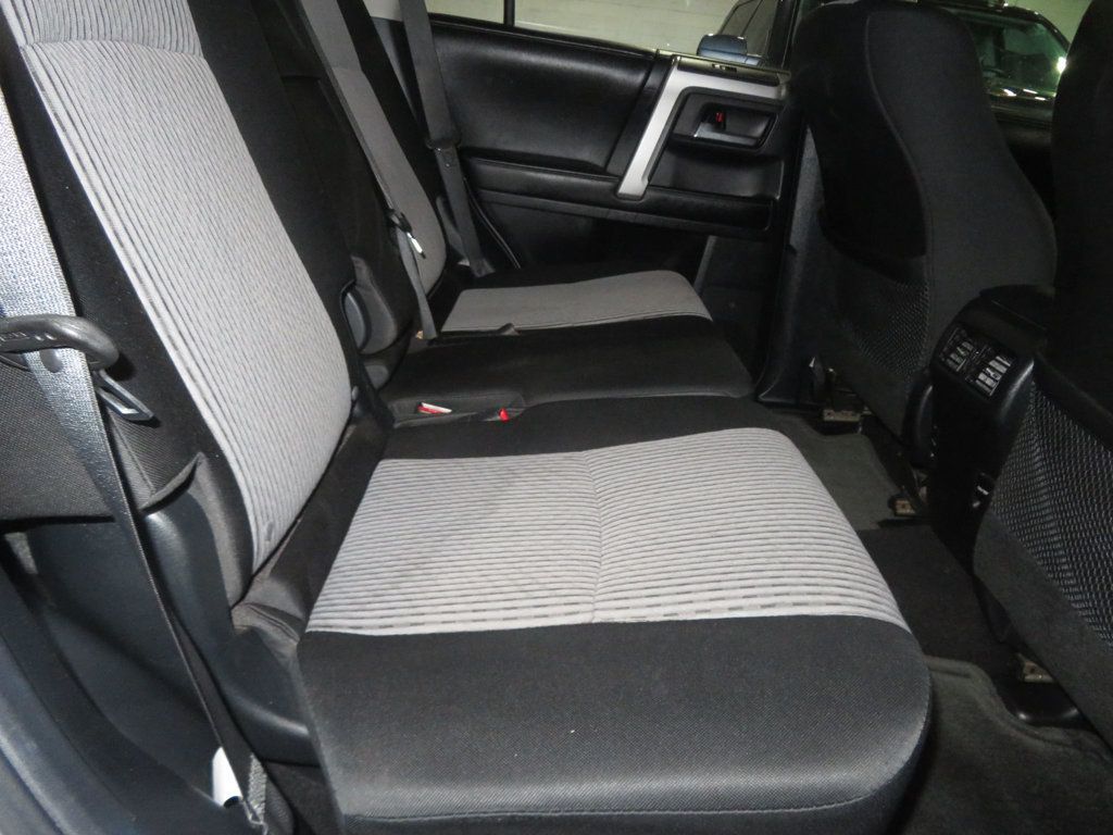 2014 Toyota 4Runner 2OWNER AZ 4RUNNER THIRD ROW SEAT EXTRA CLEAN SR5  - 22945329 - 31
