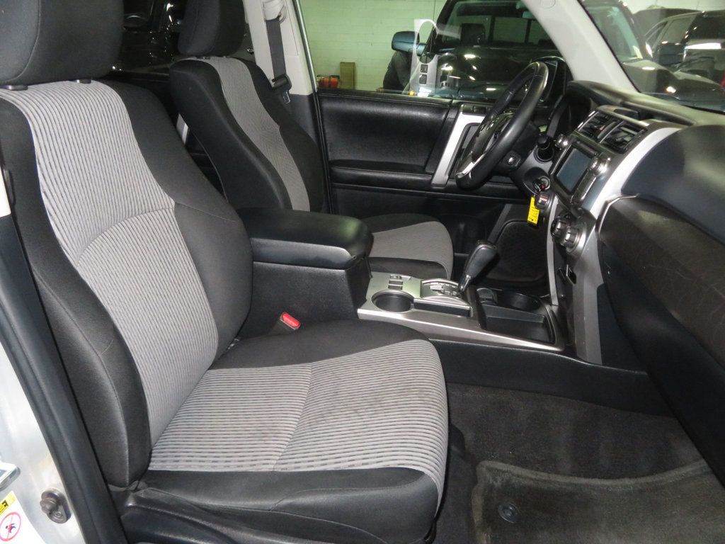2014 Toyota 4Runner 2OWNER AZ 4RUNNER THIRD ROW SEAT EXTRA CLEAN SR5  - 22945329 - 35
