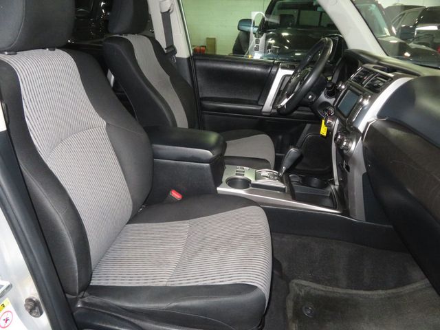 2014 Toyota 4Runner 2OWNER AZ 4RUNNER THIRD ROW SEAT EXTRA CLEAN SR5  - 22945329 - 35