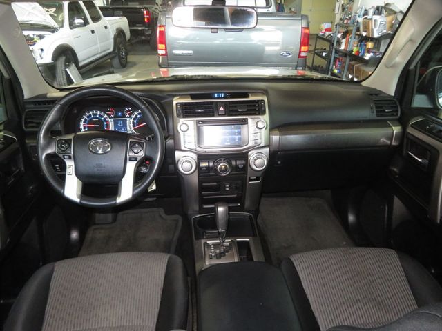 2014 Toyota 4Runner 2OWNER AZ 4RUNNER THIRD ROW SEAT EXTRA CLEAN SR5  - 22945329 - 39