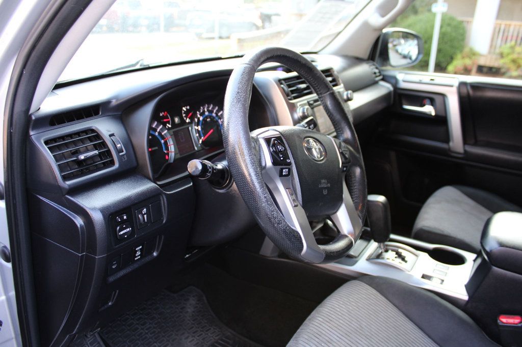 2014 Toyota 4Runner SR5 photo 12