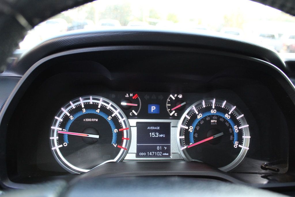 2014 Toyota 4Runner SR5 photo 14