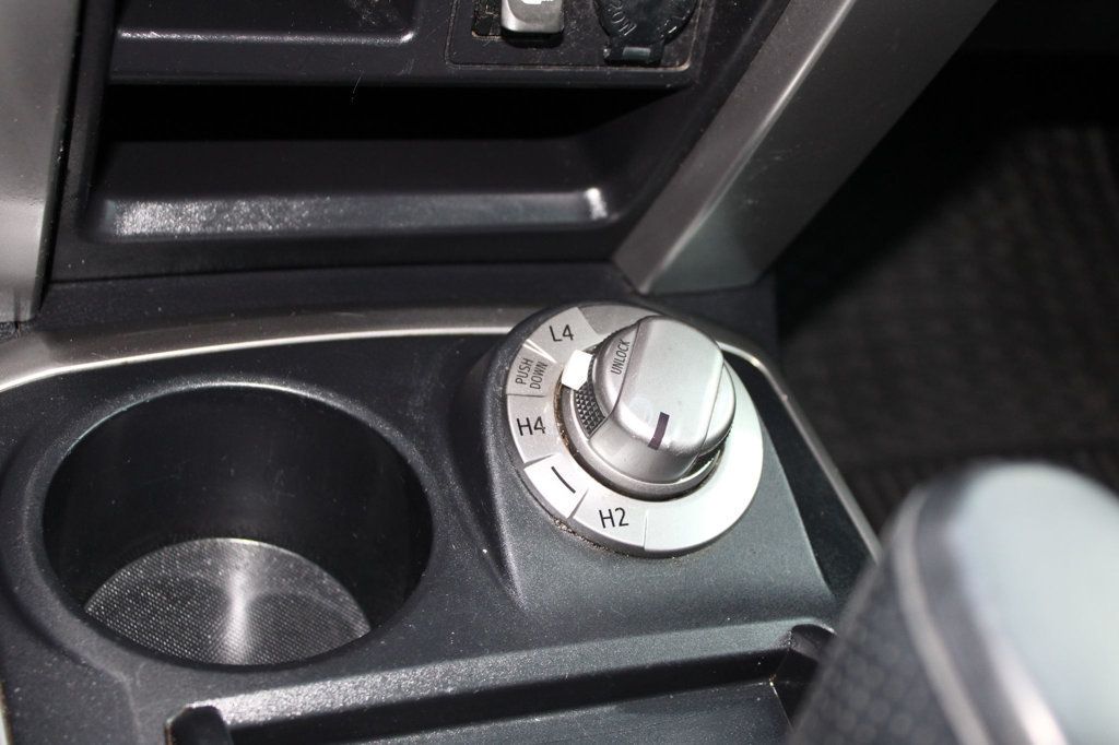 2014 Toyota 4Runner SR5 photo 19