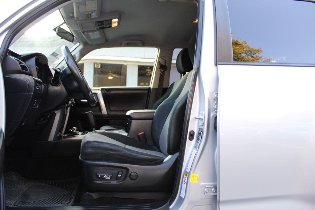 2014 Toyota 4Runner SR5 photo 20