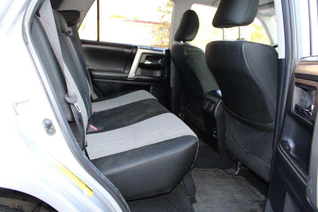 2014 Toyota 4Runner SR5 photo 21
