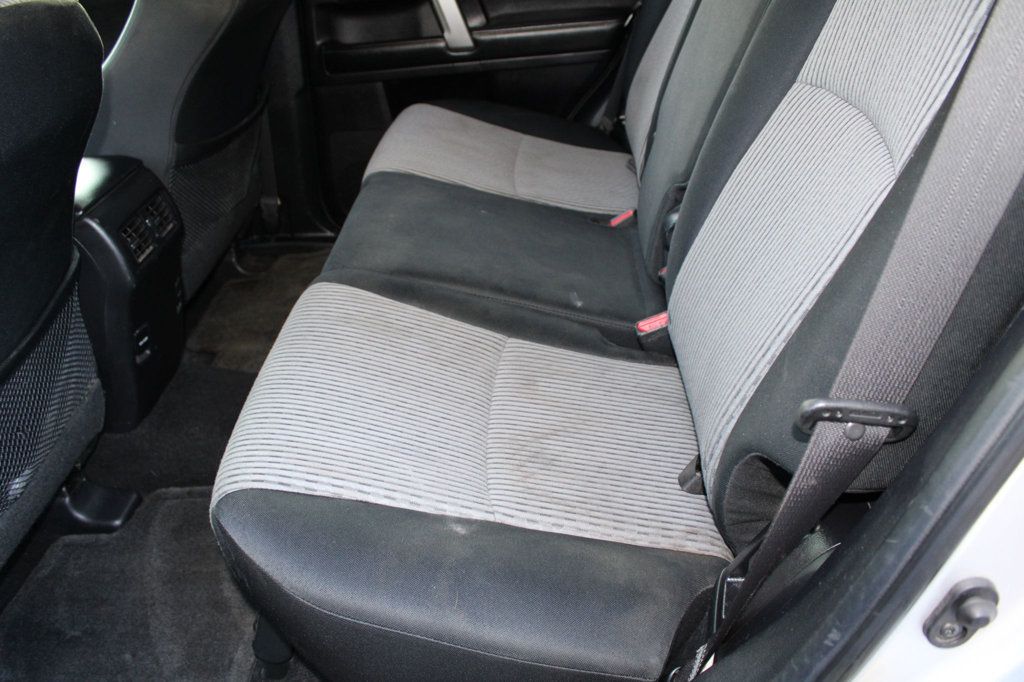 2014 Toyota 4Runner SR5 photo 22