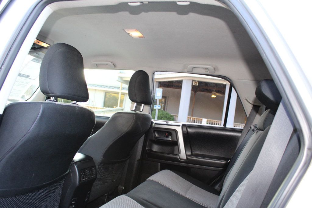 2014 Toyota 4Runner SR5 photo 24