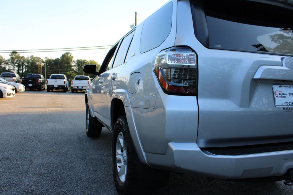 2014 Toyota 4Runner SR5 photo 25