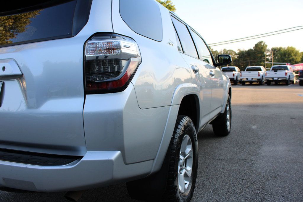 2014 Toyota 4Runner SR5 photo 26