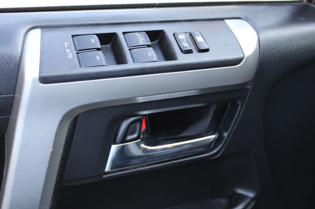 2014 Toyota 4Runner SR5 photo 27