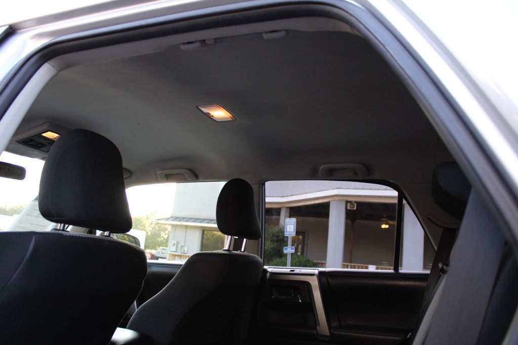 2014 Toyota 4Runner SR5 photo 29