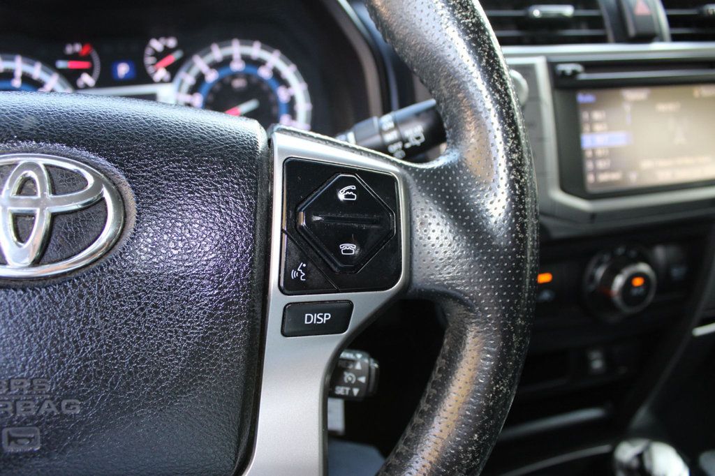 2014 Toyota 4Runner SR5 photo 32