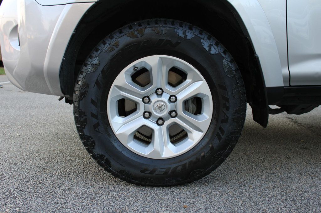2014 Toyota 4Runner SR5 photo 35