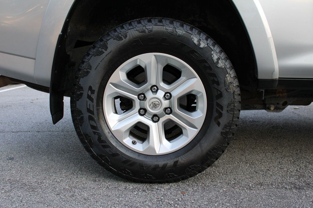 2014 Toyota 4Runner SR5 photo 38