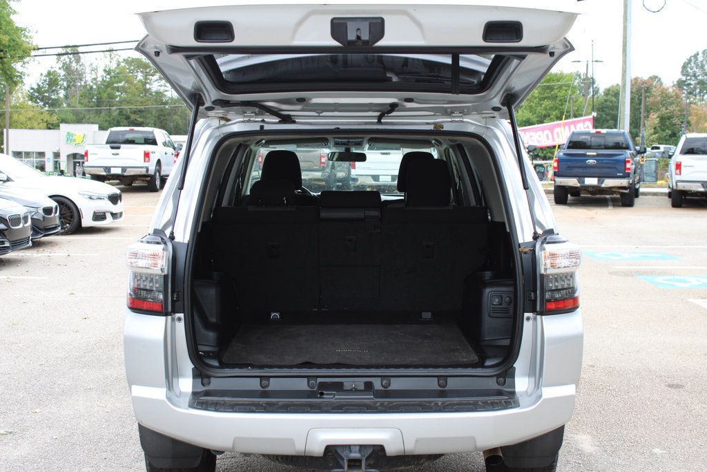 2014 Toyota 4Runner SR5 photo 9