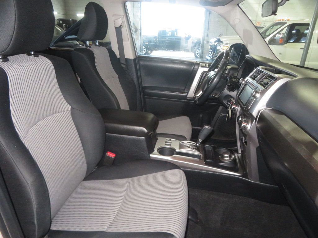 2014 Toyota 4Runner ARIZONA 1 OWNER SR5 4RUNNER LOW LOW MILES EXTAR CLEAN 4X4  - 22987761 - 32