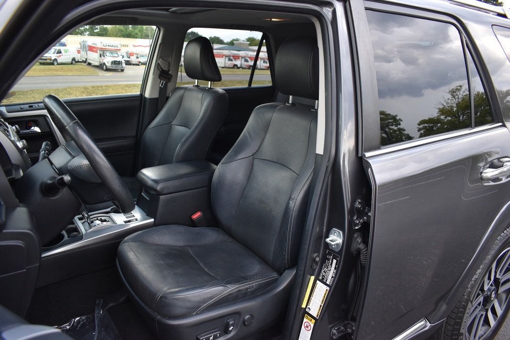 2014 Toyota 4Runner V6 Limited photo 2