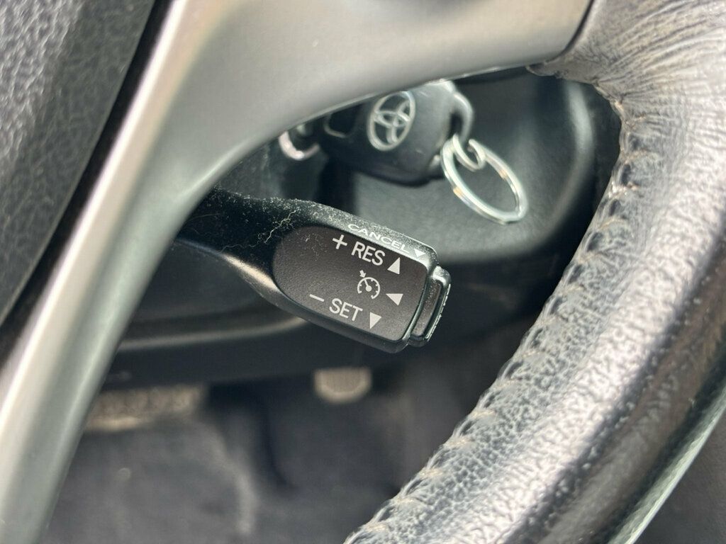 2014 Toyota Camry 2014 Toyota Camry SE - 23085429 - 28