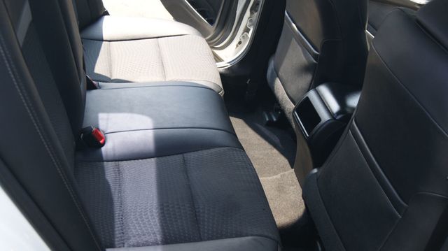 2014 Toyota Camry 3 MONTH WARRANTY , JUST SERVICED , VERY CLEAN INSIDE AND OUT  - 23063502 - 31