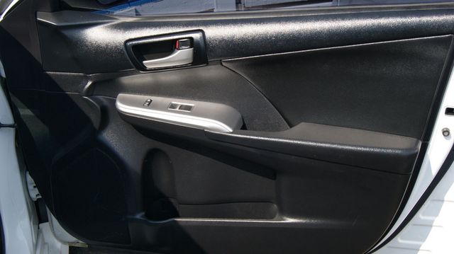 2014 Toyota Camry 3 MONTH WARRANTY , JUST SERVICED , VERY CLEAN INSIDE AND OUT  - 23063502 - 38