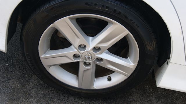 2014 Toyota Camry 3 MONTH WARRANTY , JUST SERVICED , VERY CLEAN INSIDE AND OUT  - 23063502 - 49