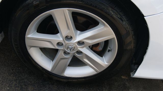 2014 Toyota Camry 3 MONTH WARRANTY , JUST SERVICED , VERY CLEAN INSIDE AND OUT  - 23063502 - 50