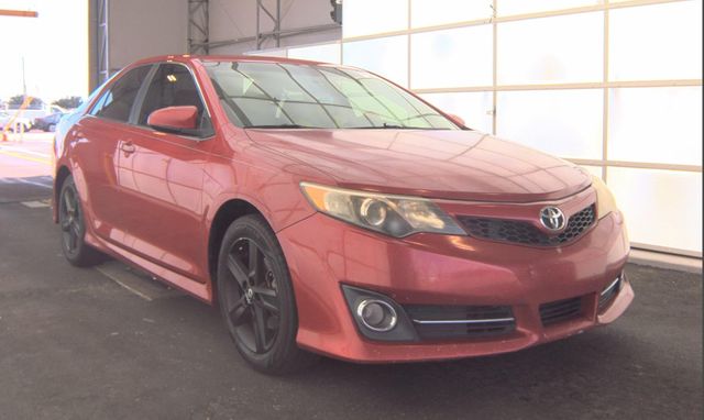 2014 Toyota Camry 4dr Sedan I4 Automatic SE - 23050020 - 1