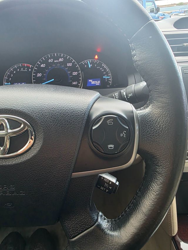 2014 Toyota Camry 4dr Sedan V6 Automatic XLE - 23079885 - 19