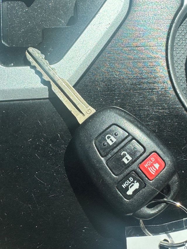2014 Toyota Camry L - 23072257 - 15