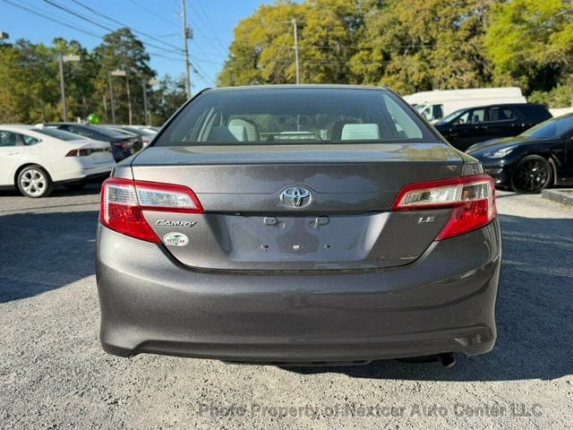 2014 Toyota Camry LE - 22995075 - 3