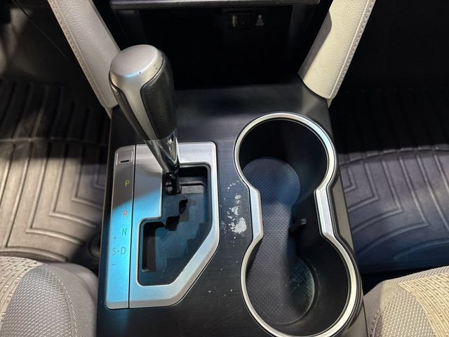 2014 Toyota Camry LE - 23012195 - 18