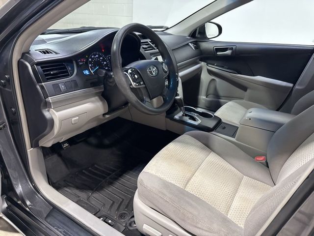 2014 Toyota Camry LE - 23012195 - 21