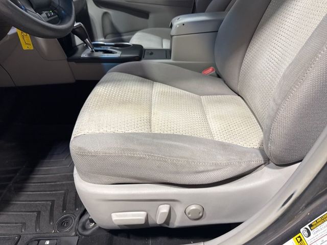 2014 Toyota Camry LE - 23012195 - 22