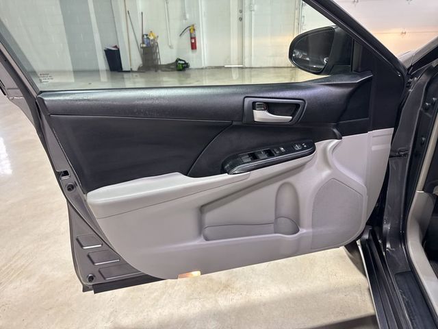 2014 Toyota Camry LE - 23012195 - 23