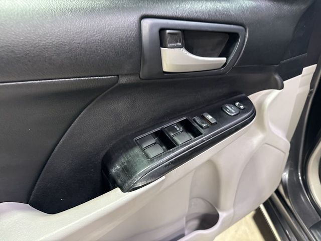 2014 Toyota Camry LE - 23012195 - 24