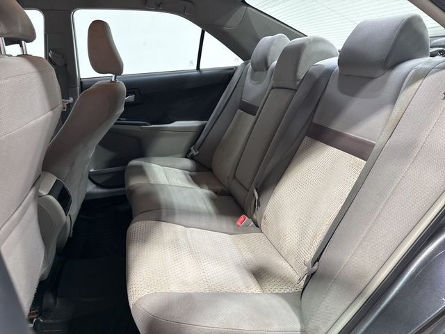 2014 Toyota Camry LE - 23012195 - 26