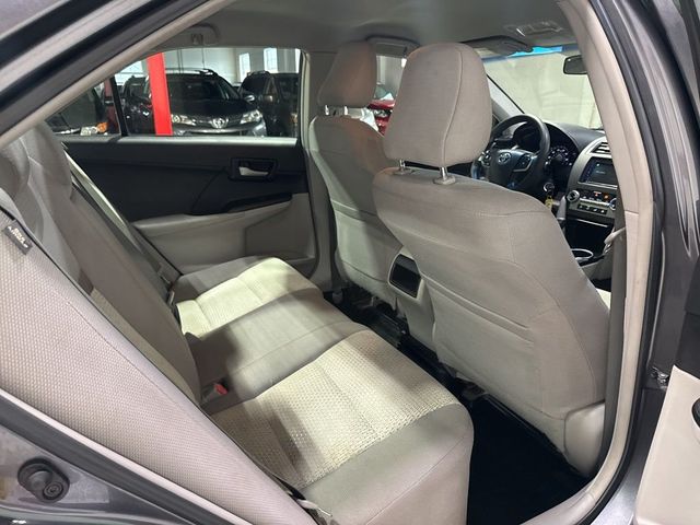 2014 Toyota Camry LE - 23012195 - 31