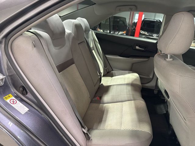 2014 Toyota Camry LE - 23012195 - 32