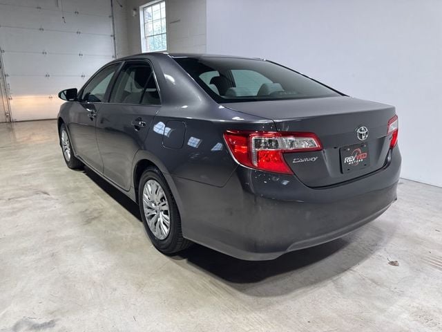 2014 Toyota Camry LE - 23012195 - 4
